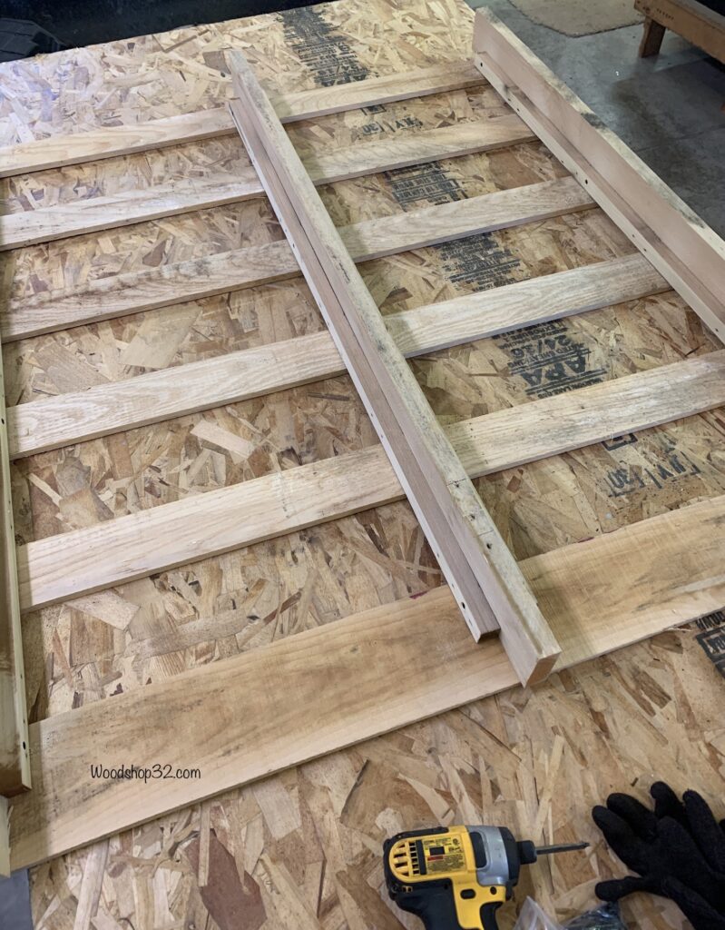 building pallet fence