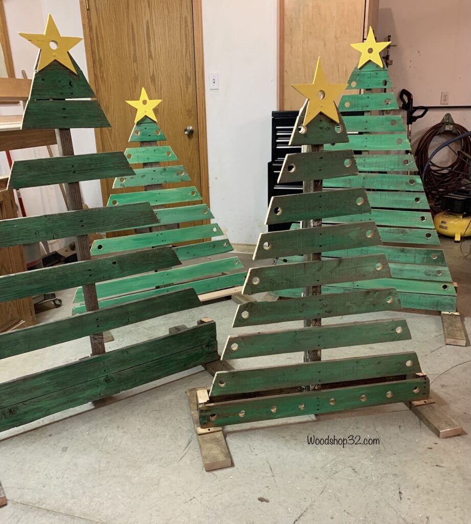 painted DIY pallet Christmas trees